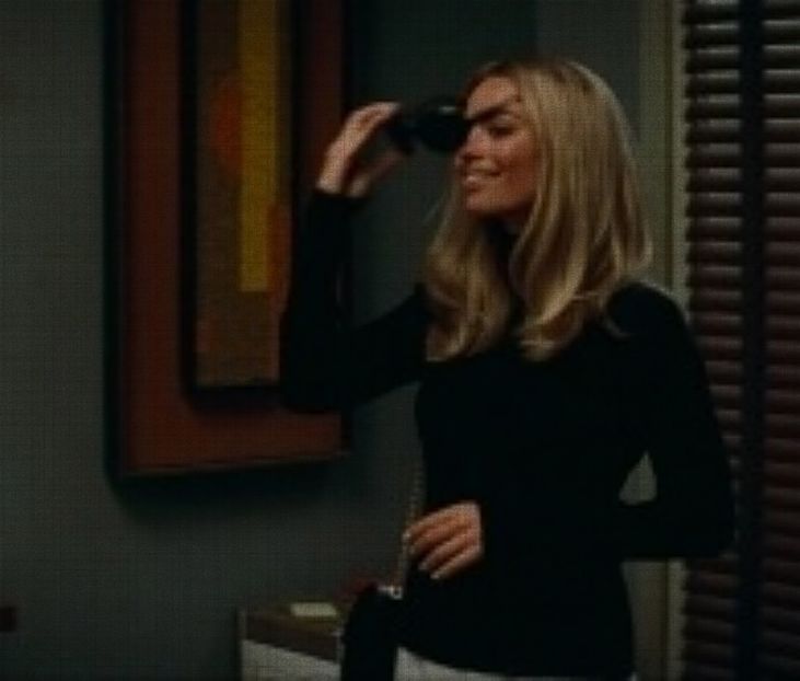 ›εϊз̤٢ ࢱ⋄‹̣̇͘͘͘.; O cunună frez, cu petale delicate, împletită măestrit – - Tokyo the 9th place to disembark