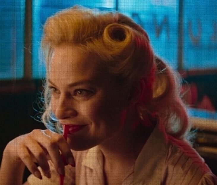 ›εϊз̤٢ ℛ❬ⱸʇᴉsⱺɹɥɔ❭⚘∶ǭṳάṛṭⱿ　ࢱ⋄‹̣̇͘͘͘.; Se fofila pe scaun; partea de jos cu siluetă evazată a - Tokyo the 9th place to disembark