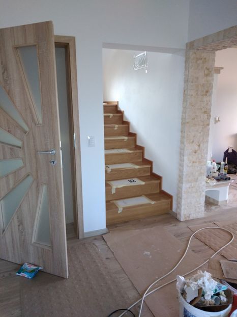  - 2021 Scari Interioare