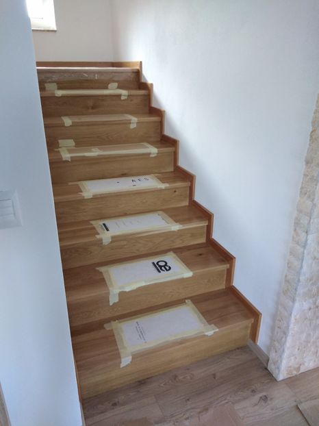  - 2021 Scari Interioare