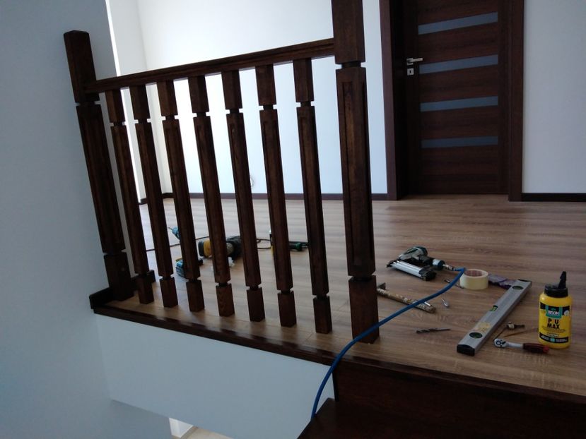  - 2021 Scari Interioare