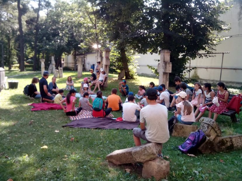  - Fundație