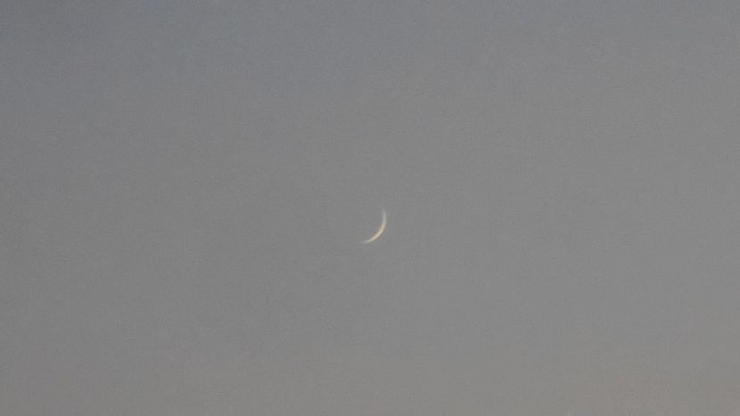 Luna noua in Leu - Luna - Soarele si norii - 2