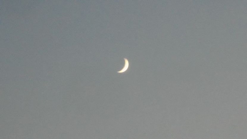 Luna in crestere in Fecioara - Luna - Soarele si norii - 2