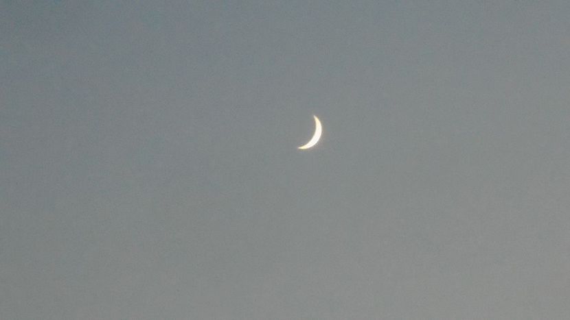 Luna in crestere in Fecioara - Luna - Soarele si norii - 2