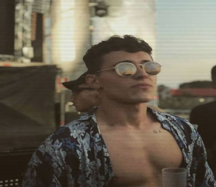 ☼.:｡☽; Ziua se adânci în dospeală; o fâșie de aureolă oranj îi turti jumătate de față, - Tokyo the 9th place to disembark