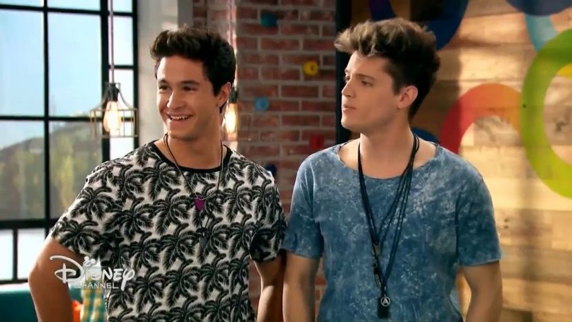 Nicolas Nico Navarro Lopez - Soy Luna