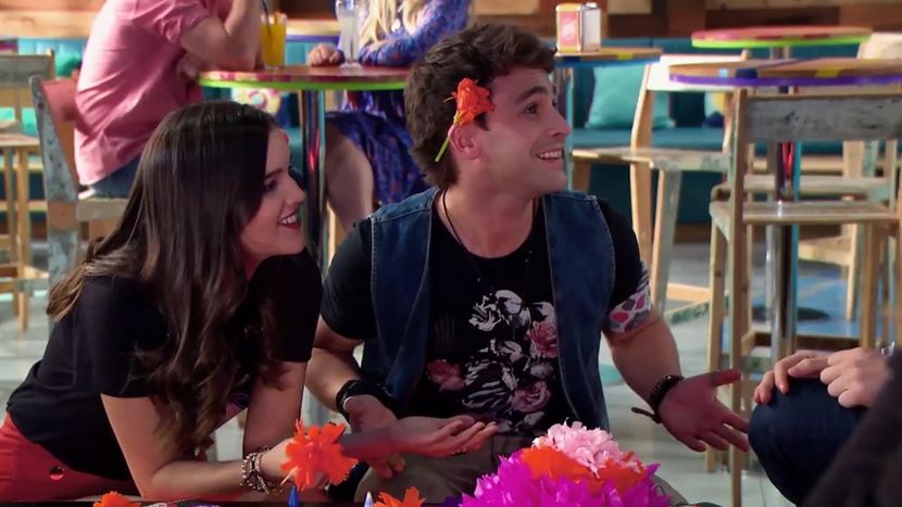Delfi y Pedro - Soy Luna