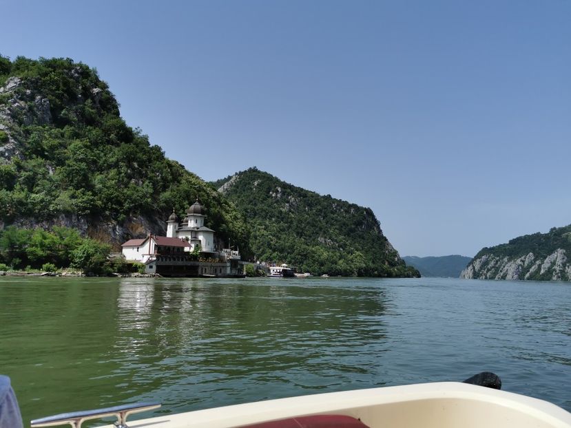 Mănăstirea Mraconia - Cazanele Dunării și Ciucaru Mare-munții Almăjului-iunie 2021