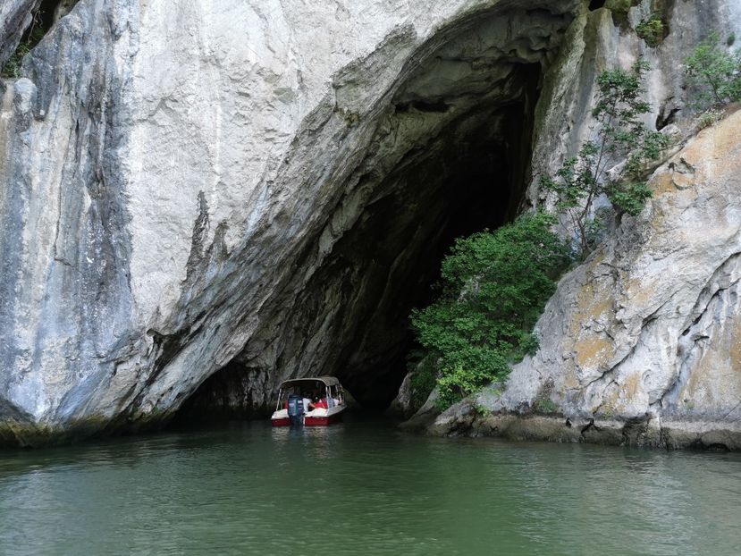 Peștera Ponicova - Cazanele Dunării și Ciucaru Mare-munții Almăjului-iunie 2021