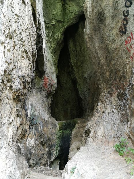 Grota cu aburi - Băile Herculane - iunie 2021