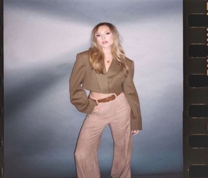 ╰　·• Rămâne surprinsă de afirmația șatenului, însă dubita de statornicia sa, la aparență - Tokyo the 9th place to disembark