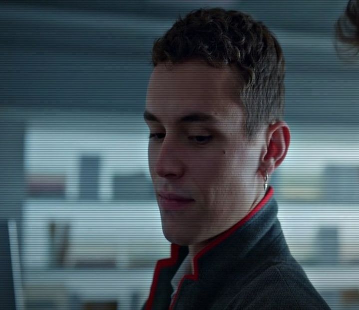 ☼.:｡☽; îmbibat cu pașii săi grei, uzi; când ajunse la șezlong, se îmbrăcă cu o - Tokyo the 9th place to disembark