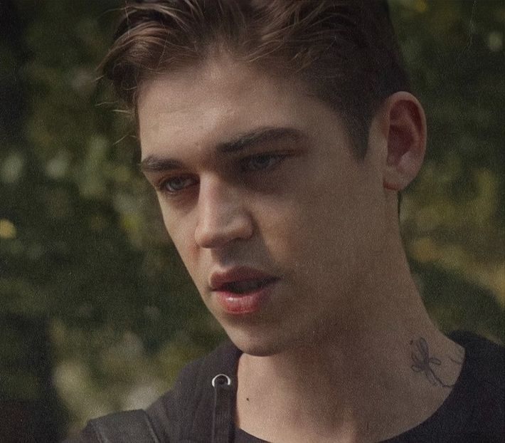 থৣĦғᴛ؟ℬᵉ̶̶ᵃ̶̶ᵘ̶̶ℛᵉ̶ᵍ̶ᵃ̶ʳ̶ᵈ͠ ༈٫ frazele sale căpătau un ritm mai lent, cu opriri dese și lucruri - Tokyo the 9th place to disembark