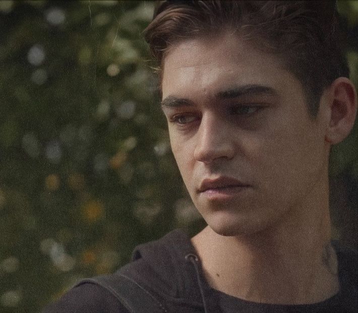 থৣĦғᴛ؟ℬᵉ̶̶ᵃ̶̶ᵘ̶̶ℛᵉ̶ᵍ̶ᵃ̶ʳ̶ᵈ͠ ༈٫ același ton egal, să voaleze orice tușă de nervozitate. „Eu și Aron? - Tokyo the 9th place to disembark