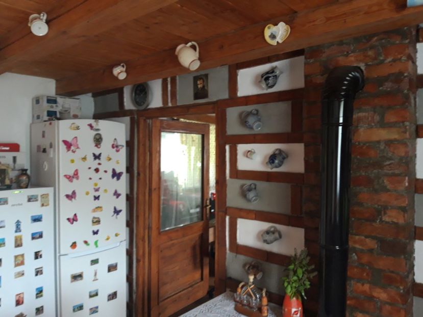  - Interior si exterior la casa de la tara