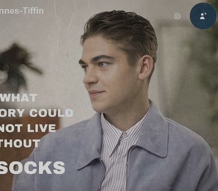 থৣĦғᴛ؟ℬᵉ̶̶ᵃ̶̶ᵘ̶̶ℛᵉ̶ᵍ̶ᵃ̶ʳ̶ᵈ͠ ༈٫ El își ridicase obrazul rotund și zâmbea. Mâinile caraghioase - Tokyo the 9th place to disembark