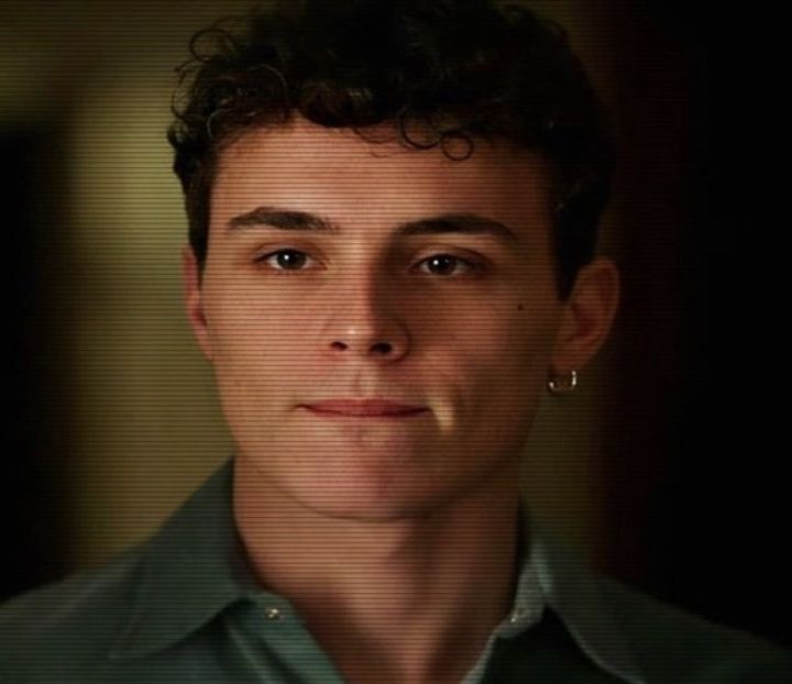 ☼.:｡☽; bancă, iar un picior îți dansa în lumina lunii, ochii tăi păreau a mă fi întâlnit - Tokyo the 9th place to disembark