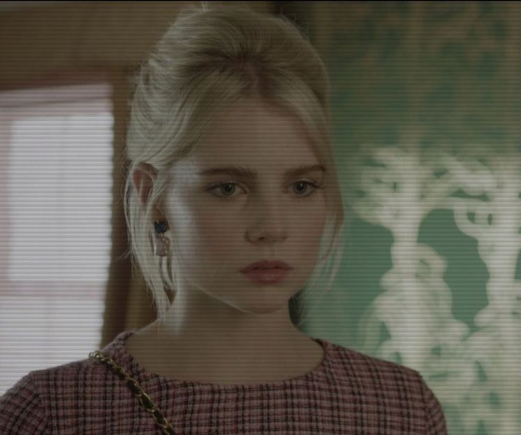 ⌮˒♥˓ Iṇ꒒ục̣y’s⋅⁽ẅöṛdṡ⁾... 　‰ː îndreptându-l şi netezindu-l. Puse capăt tăcerii apăsătoare - Tokyo the 9th place to disembark