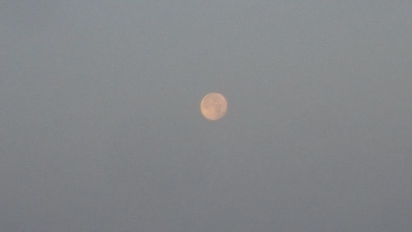 ... luna plina in Varsator apune - Luna - Soarele si norii - 2