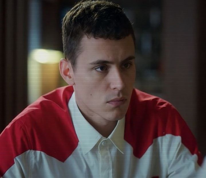 ☼.:｡☽; Se uita apoi la obrazul ei palid, la ochii care îi păreau departe. Ar fi vrut să - Tokyo the 9th place to disembark