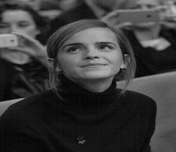 pe cn minti mirunaa:-j am cateva poze editate cu emma de cand voiam s-o joc pe - Episodul 4