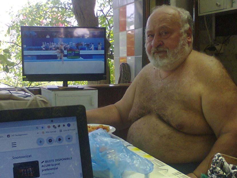 Fotografie6171 - 2021Un prânz obișnuit la gadină 8 aug