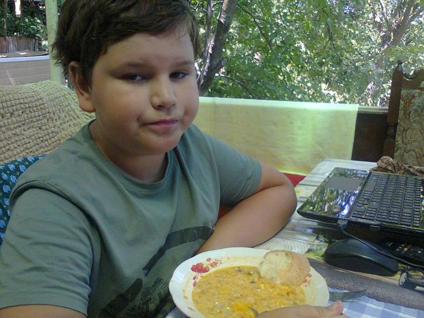 Fotografie6187 - 2021Un prânz obișnuit la gadină 8 aug