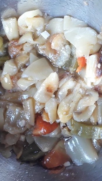 Salata de ardei copti cu usturoi - Retete 2