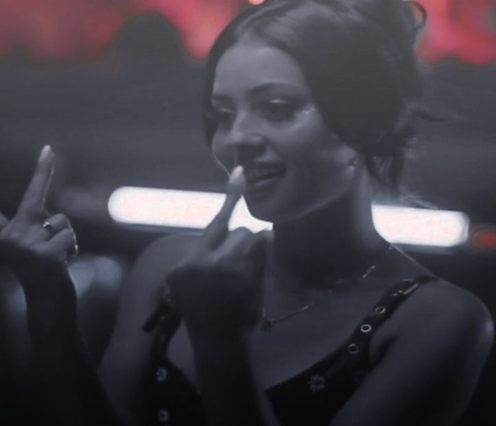 .: ̗̀➛　　　｡Mauriacs got t͎h͎i͎s͎ picture ࿐ ˊˎ- - pick up and roll the dice