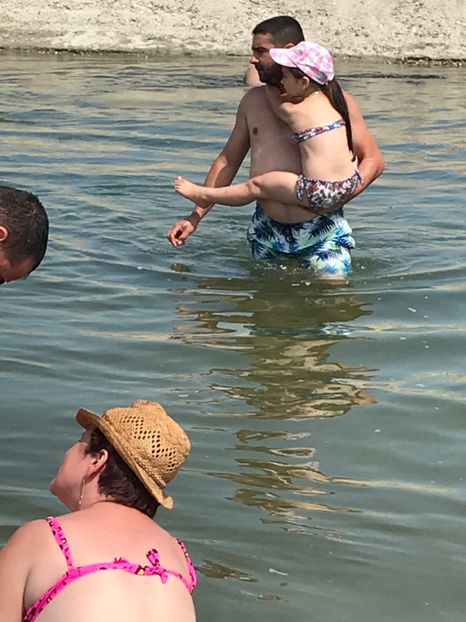 6E9F59A6-F343-4A4F-A2A4-E18C373761CC - Familia