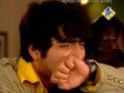 Amar plange pt k nu a crezut-o pe Divya - Sharad Malhotra