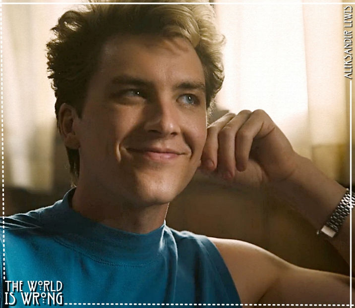 ✧ îl privește pe Kai ce tocmai se ridicase ❛ ce faci Ioane? pupi pământul? ❜ coboară din - 01 make my plans with u my love