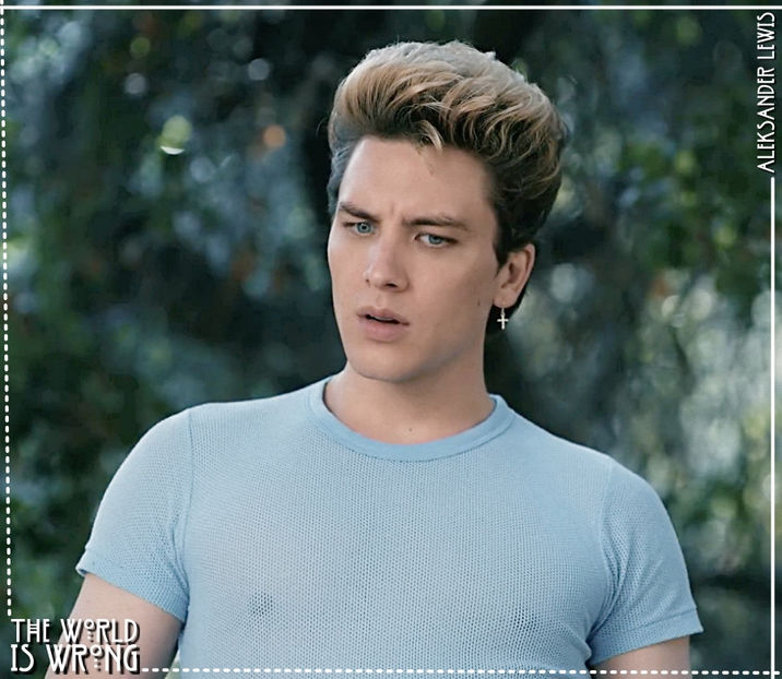 ✧ O privește ușor încruntat pe Vera, ce tocmai îi prezentase o gustare nu tocmai pe - 01 make my plans with u my love