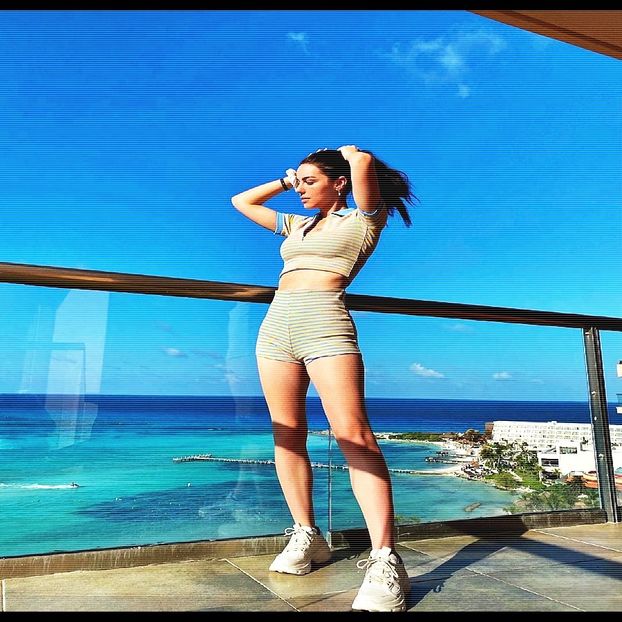 ━ Imediat după ce Tarra intră în cabană o apucă de fu nd pe Manon doar ca s-o ridice din - 01 make my plans with u my love