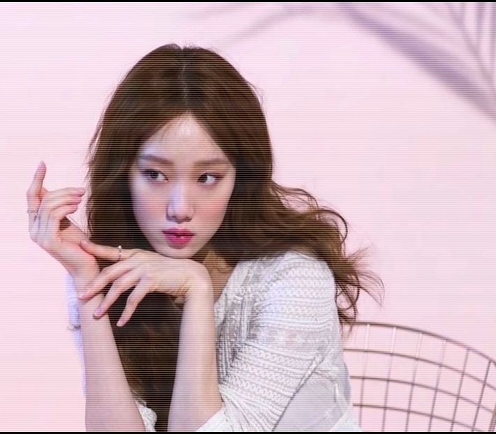 ─ După ce-și aranjase hainele, iese din cabană și o ia la pași mărunți prin preajmă analizând - 01 make my plans with u my love