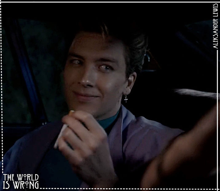 ✧ imediat ce spune de reguli se uită la ea zâmbind ❛ putem afla. vrei? ❜ ridică din spâncene - 01 make my plans with u my love