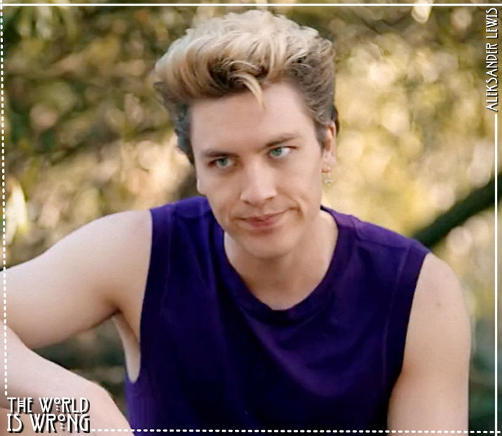 ✧ rumegă puțin răspunsul ❛ ok, dar dacă nu e dimineață rău, nu sunt tocmai genul matinal. - 01 make my plans with u my love