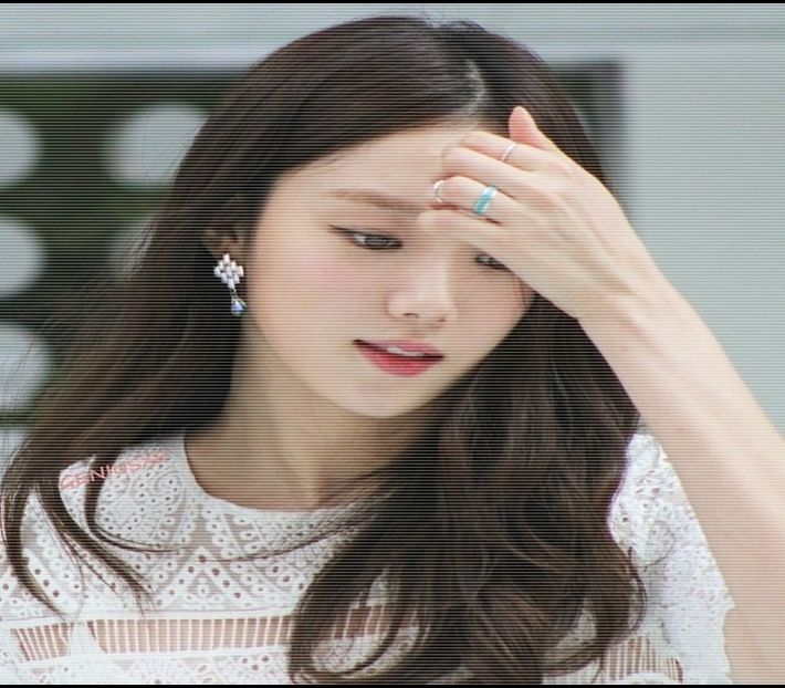 ─ "Eeei da, asta ne-ar mai lipsi să ne mai trezească și cu noaptea-n cap.. sper să nu." Oftează - 01 make my plans with u my love