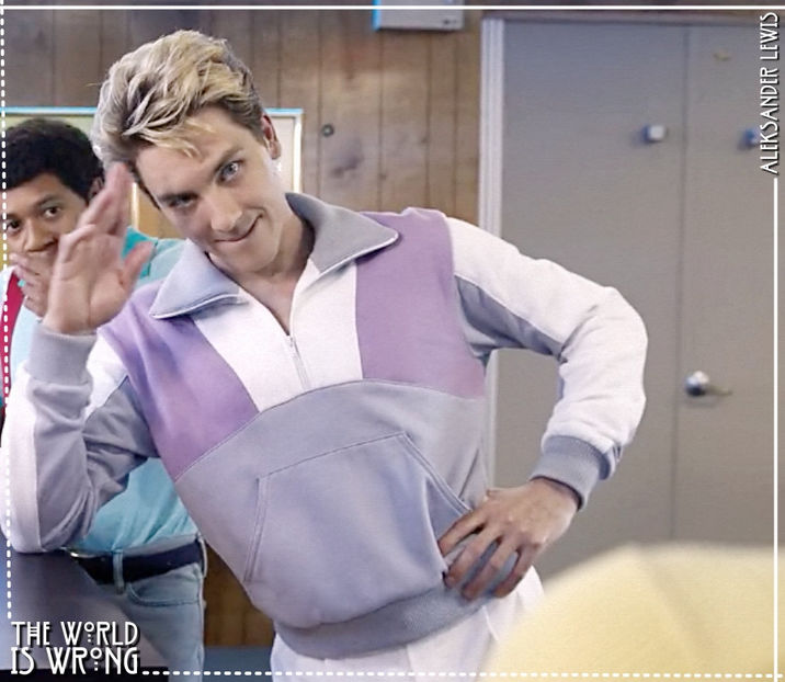 ✧ Surâde dând din cap afirmativ. ❛ am înțeles, distracție. ❜  mijește puțin ochii ❛ până la - 01 make my plans with u my love