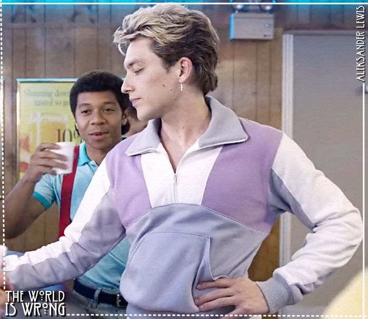 ✧ se ridică oftând scurt ❛ ne auzim mai târziu ❜ zâmbește și se îndepărtează alene, - 01 make my plans with u my love