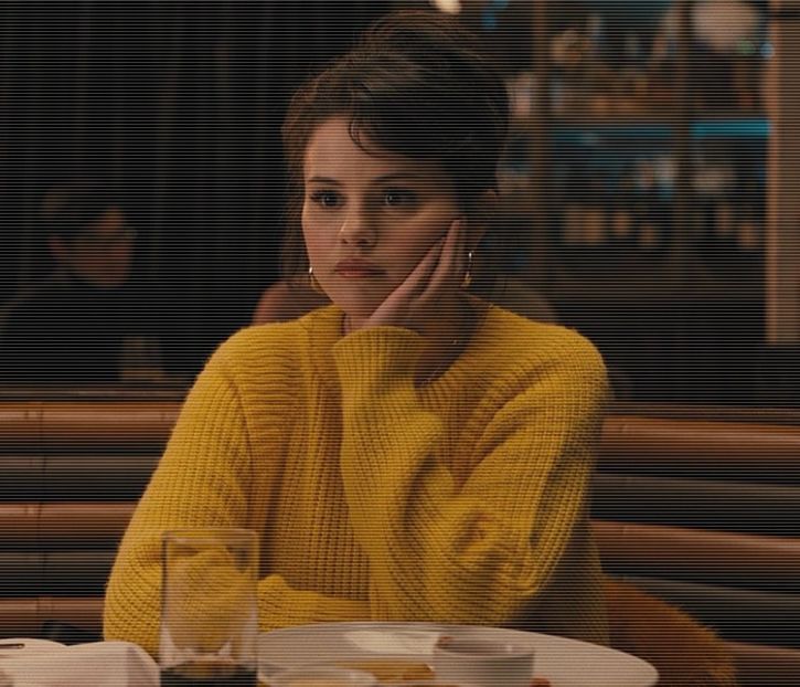 — aflate una în continuarea celeilalte, într-un cerc. Un oftat prelungit îi scapă buzele, abia apoi - 01 make my plans with u my love