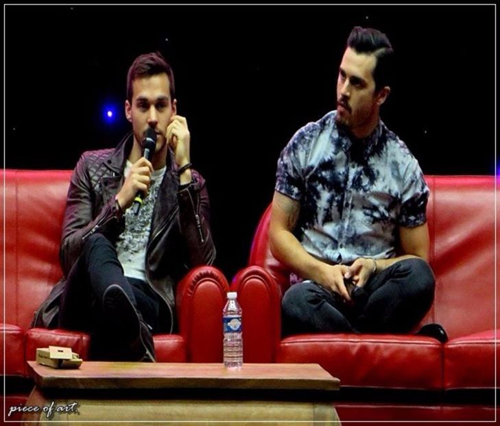 Pe motivul că-l deranja mirosul de parfum... de buget din cabină. Analiză puțin camera - you gave me a new life here 07