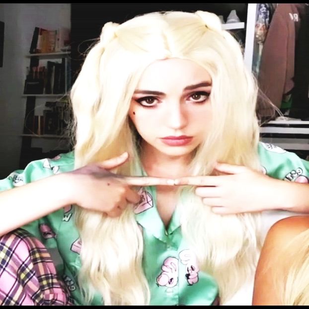 ━ copaci cu ajutorul blițului de la telefon pentru a o ajuta să găsească drumul corect spre - 01 make my plans with u my love