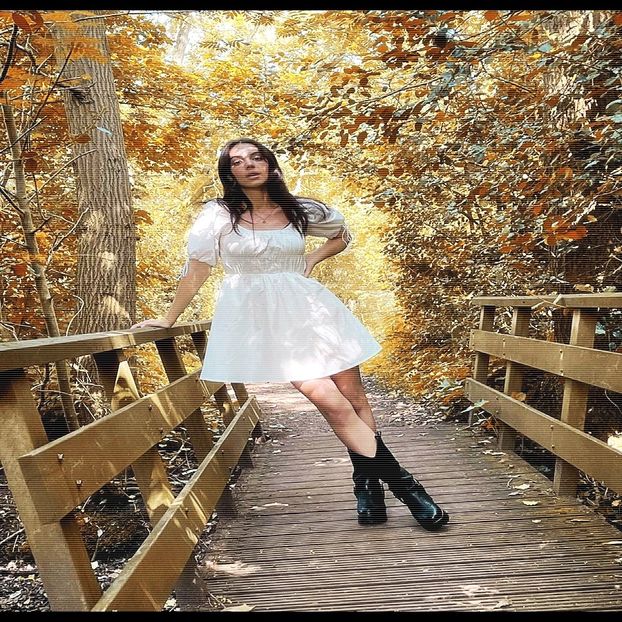 ━ trolerele ei din mijlocul camerei și începe să se enerveze. ❞Cu ce drept mi-ai mutat bagajele? - you gave me a new life here 07