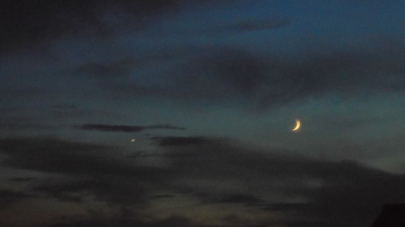 Luna noua in Balanta in conjunctie cu Venus - Luna - Soarele si norii - 2