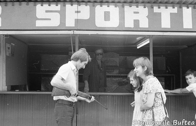 Mult Mai De Pret E Iubirea - Mult Mai De Pret E Iubirea 1982