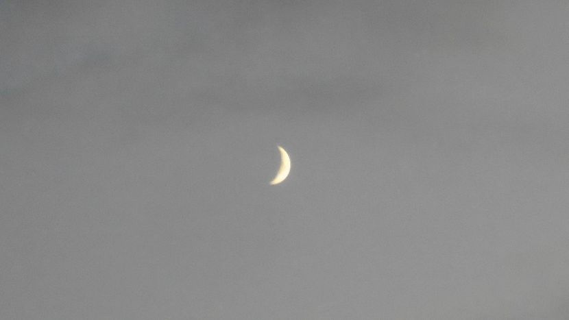 Luna in crestere in Scorpion - Luna - Soarele si norii - 2