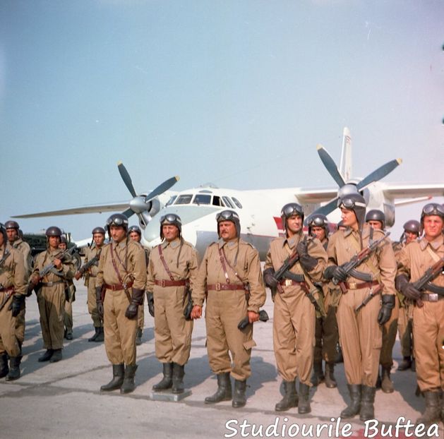 Parasutistii - Parasutistii 1972