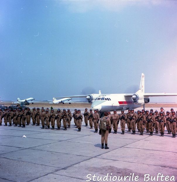 Parasutistii - Parasutistii 1972